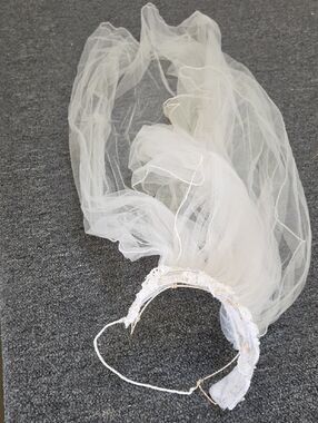 Vintage White Bridal Veil Headband - Elegant Wedding Accessory 40"